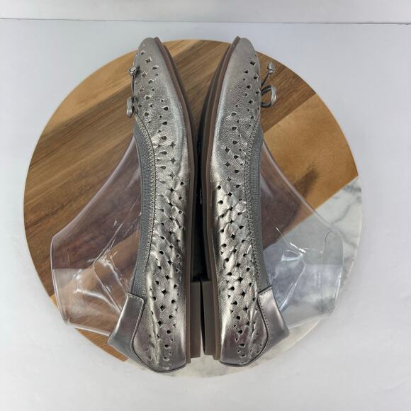 EUC Vionic Women's Spark Surin Pewter Leather Perforated Slip On Ballet Flat 7.5 - Picture 9 of 11
